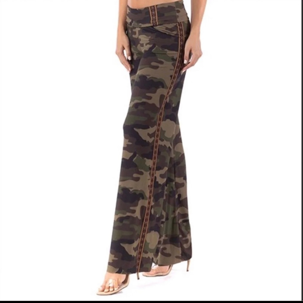Camouflage Print Wide Leg Pants NWT